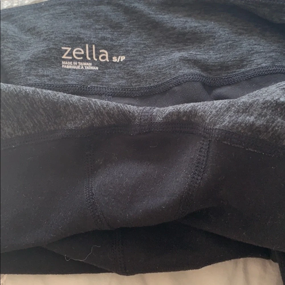 Zella black and blue live in‎ leggings with black mesh size small